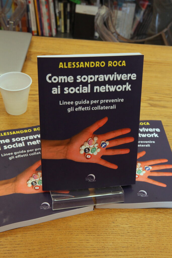 saggio divulgativo sui rischi per la salute dei social, dal titolo "Come sopravvivere ai social network. Linee guida per prevenire gli effetti collaterali"