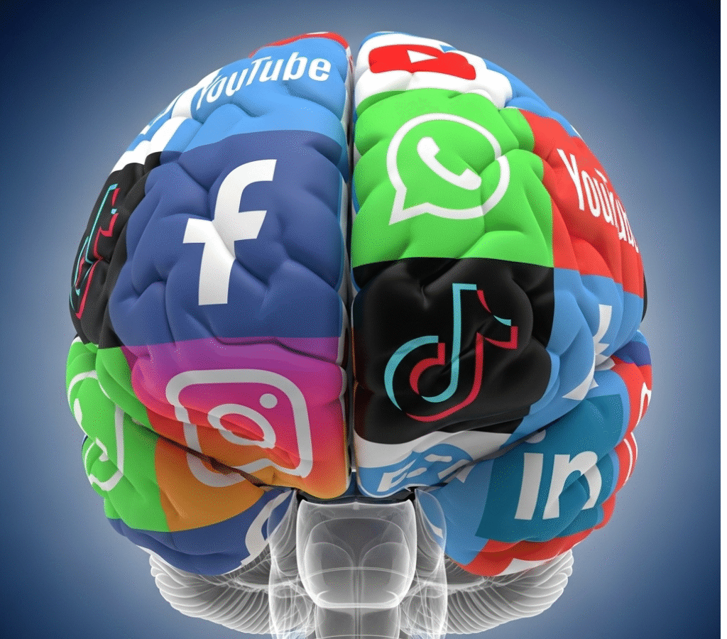 quali sono gli effetti dei social network, il cattivo uso può danneggiare la salute degli utenti. Nell'immagine le aree corticali sono sostituite dai logo dei principali social network